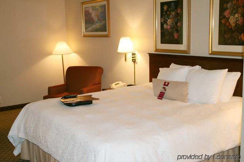 Hampton Inn West Columbus Pokoj fotografie