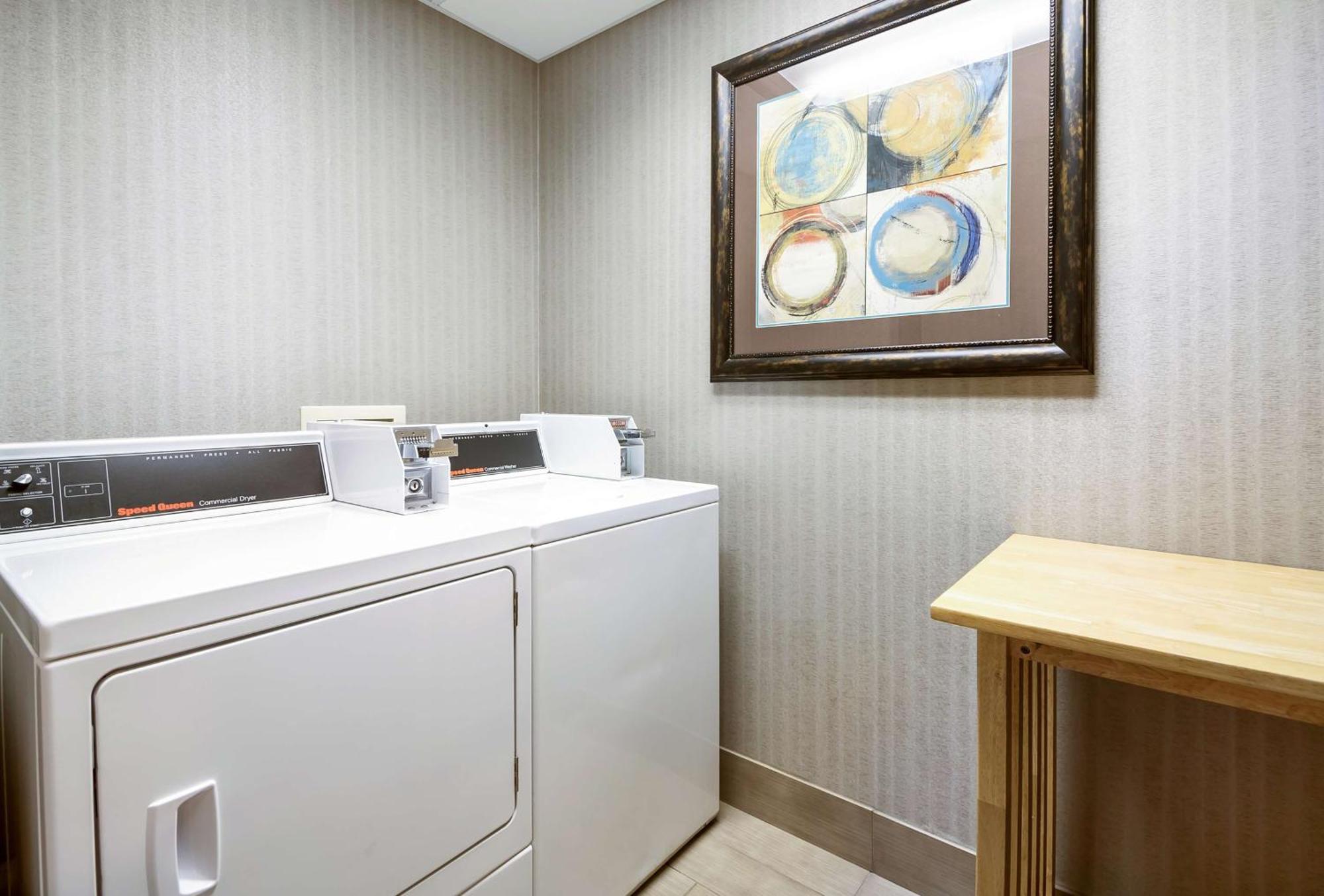 Hampton Inn West Columbus Exteriér fotografie
