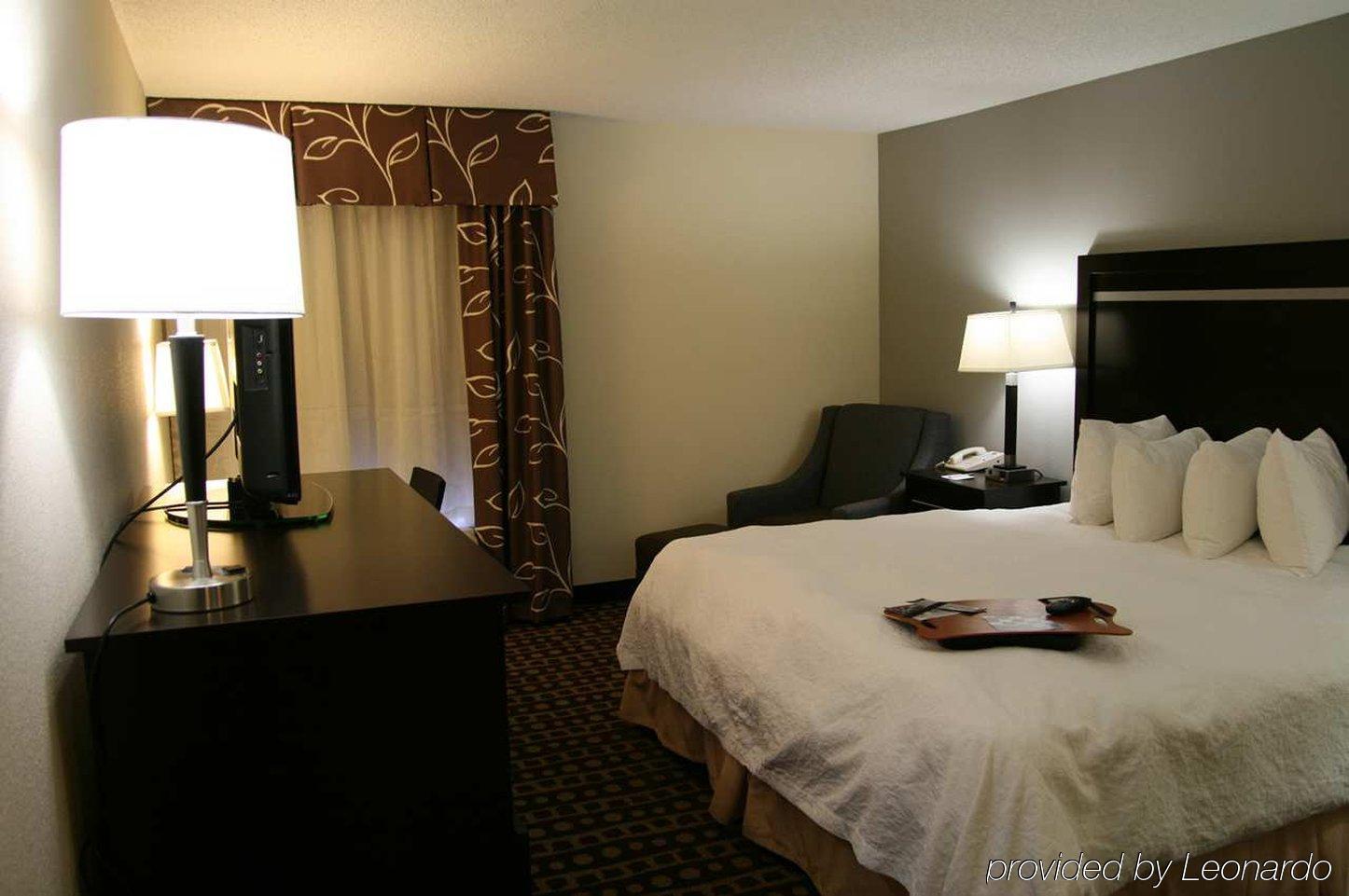 Hampton Inn West Columbus Pokoj fotografie
